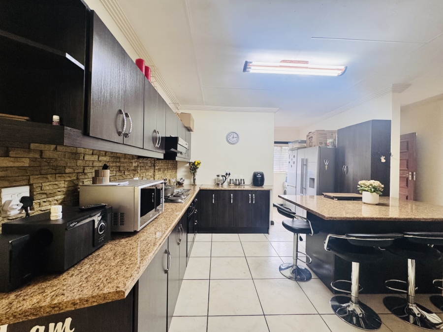 3 Bedroom Property for Sale in Flamwood North West